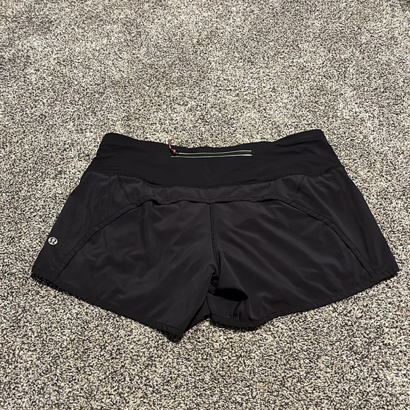 Lululemon Speed Up Low-Rise Lined Short 2.5" - Picture 2 of 3